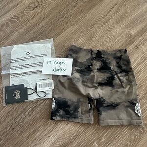 WOLVES FORVER EVERSON SEAMLESS TRAINING SHORTS